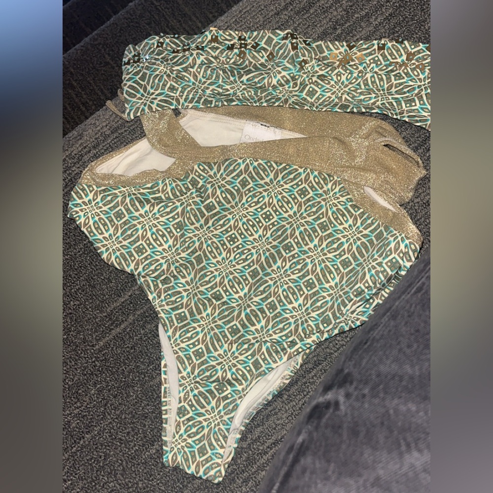 Ondademar 2 PCs bikini high waist size small brand new